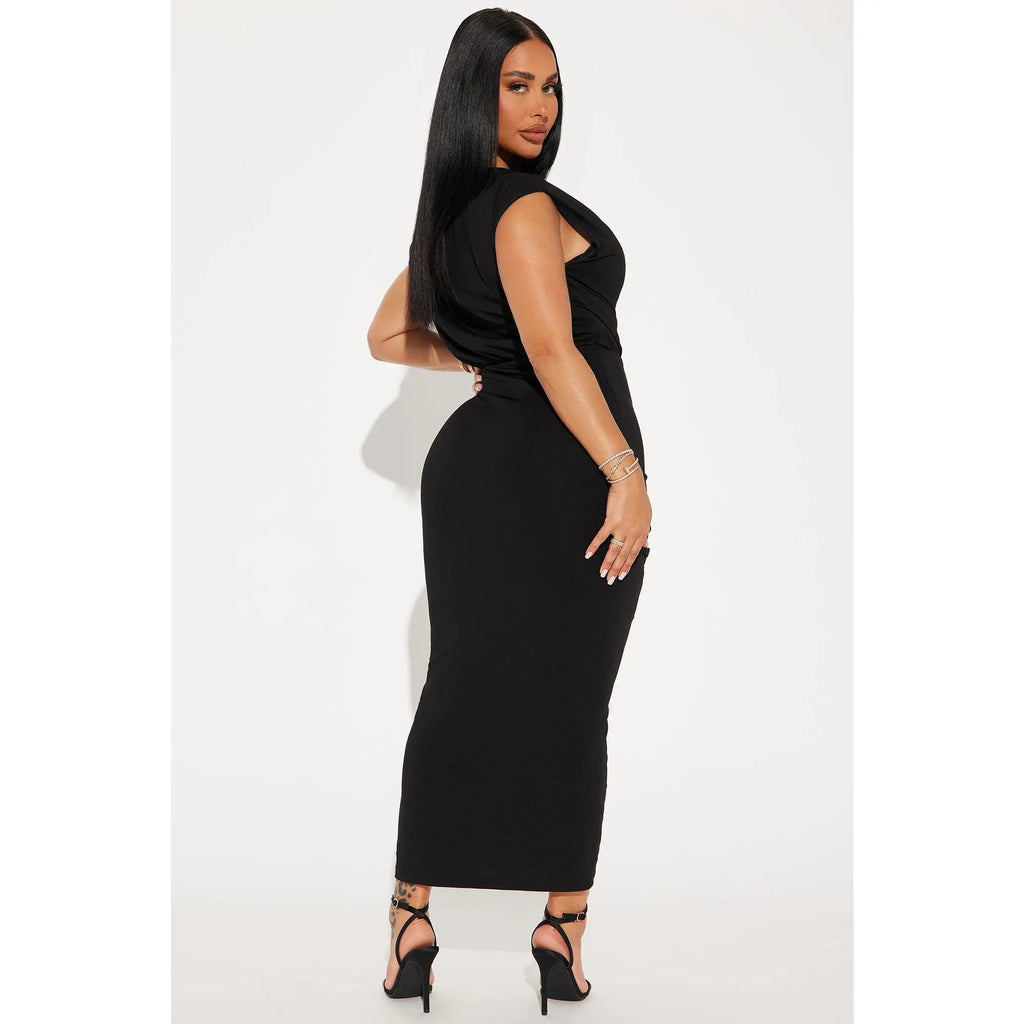 Elevate Your Elegance with the She’s a Vision Maxi Dress in Timeless Black