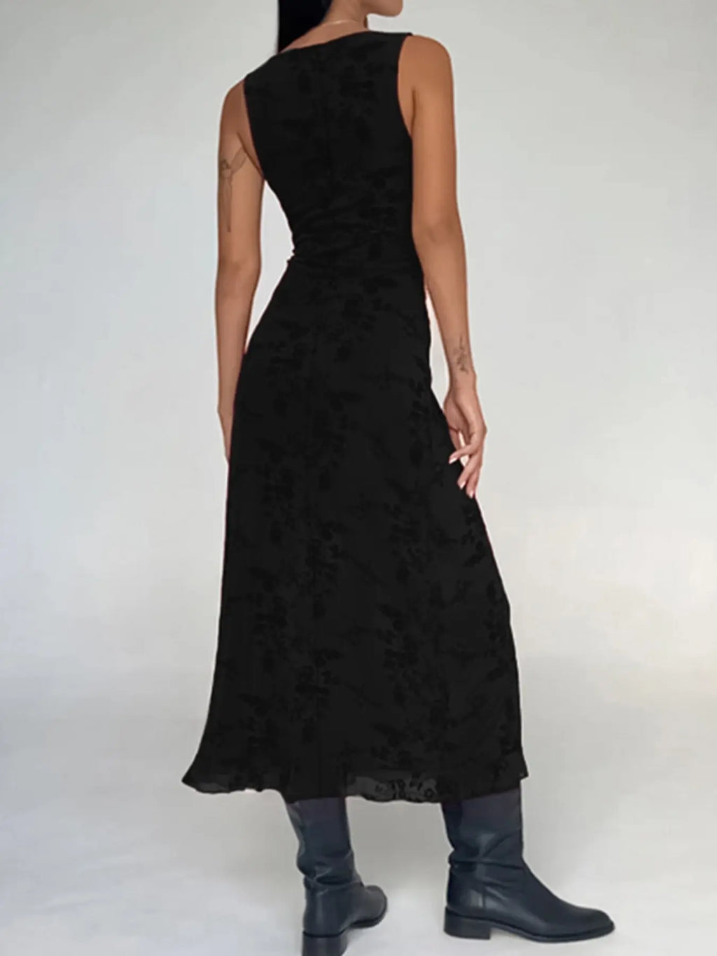 Chic Summer Elegance: Women's Floral Print Sleeveless Deep V-Neck A-Line Dress for Parties and Weddings