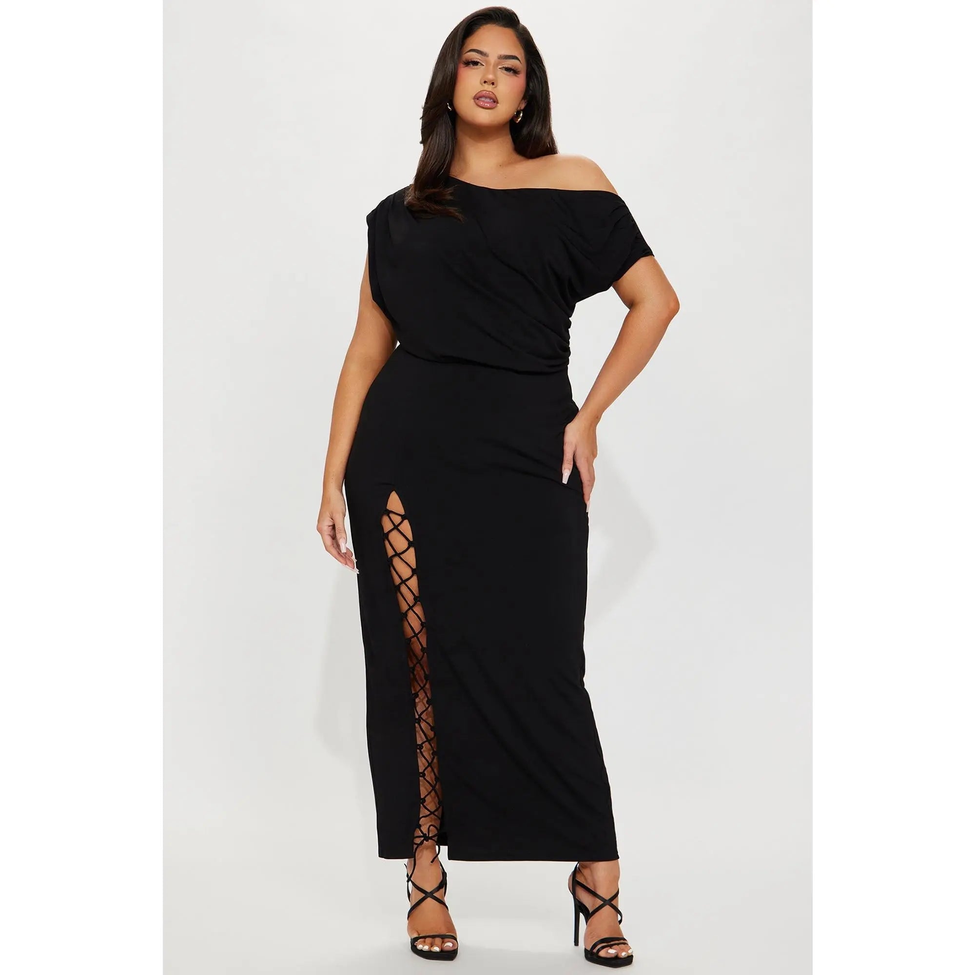Elevate Your Elegance with the She’s a Vision Maxi Dress in Timeless Black