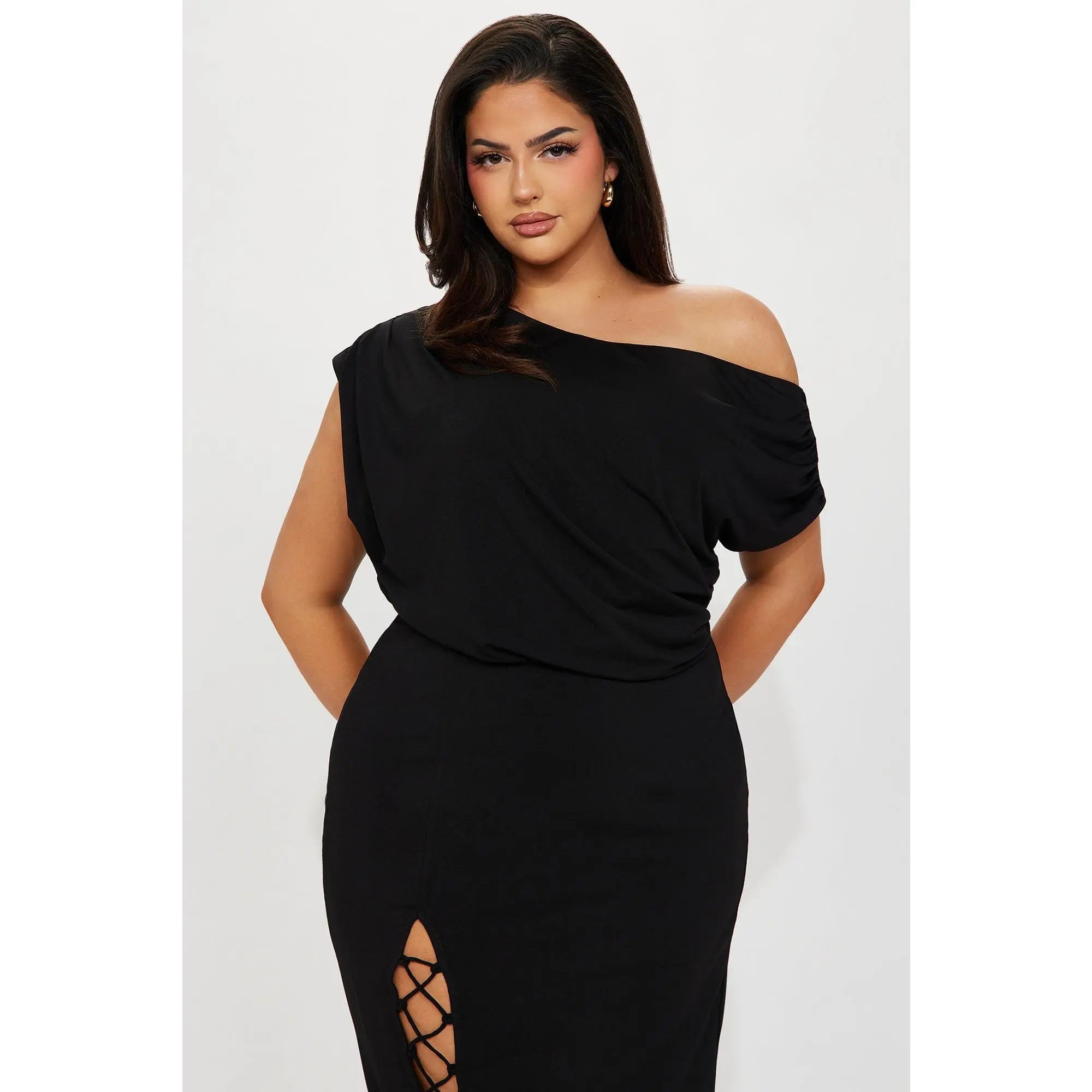 Elevate Your Elegance with the She’s a Vision Maxi Dress in Timeless Black